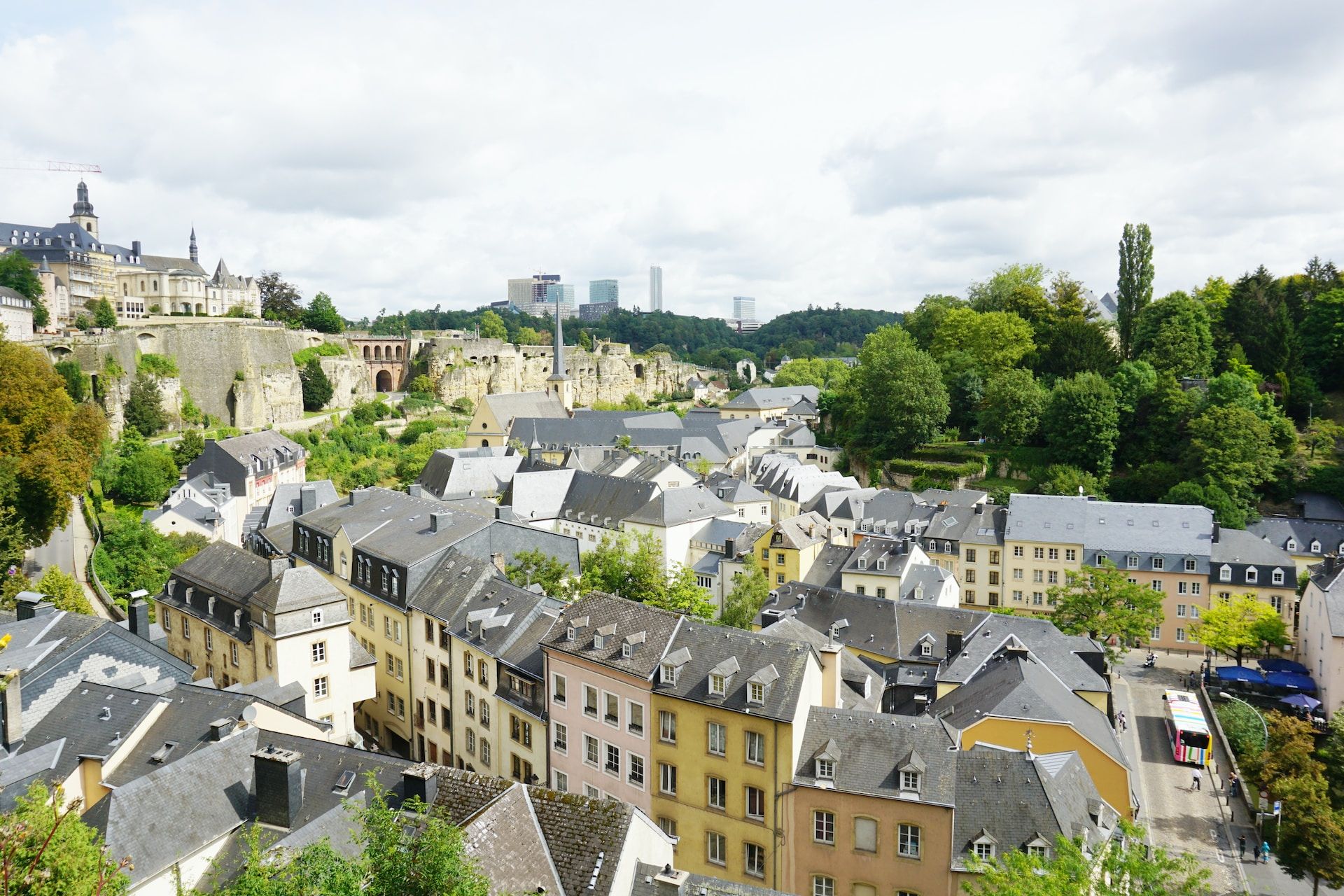 Salaries in Luxembourg revealing average and minimum wages — Luxtoday.lu